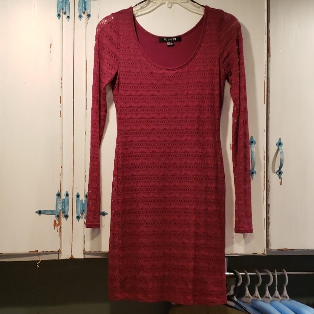 Junior's long sleeve lace dress